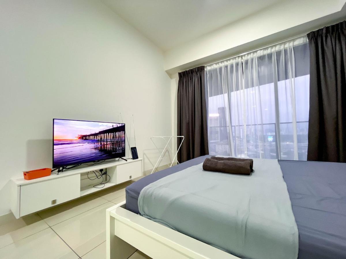 Continew Residences Trx Lux Pool View Kuala Lumpur Esterno foto